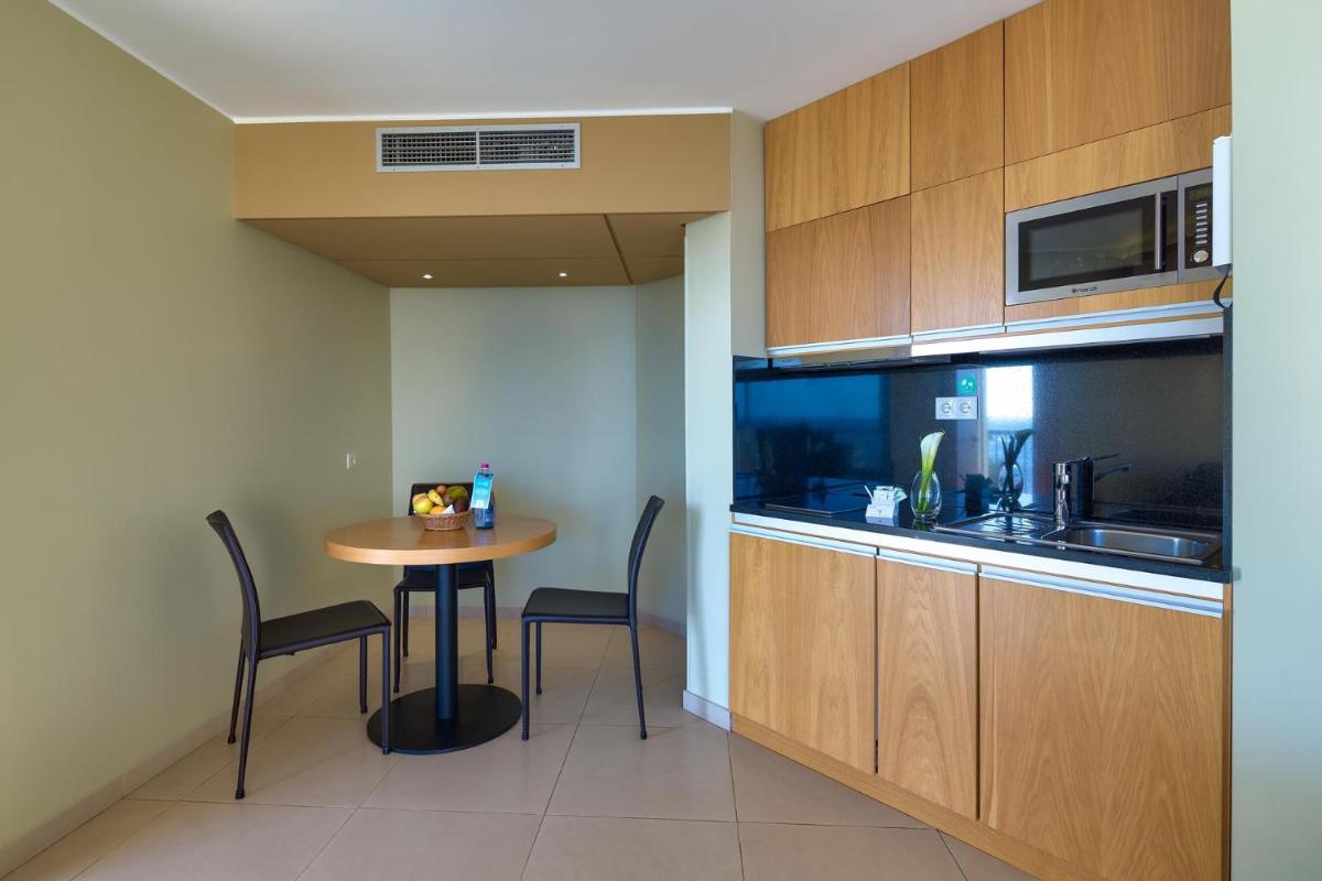 A cozinha ou kitchenette de The Views Oasis