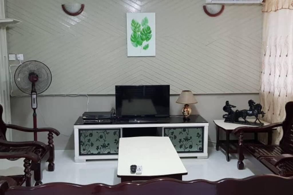 J & I Homestay - Housity
