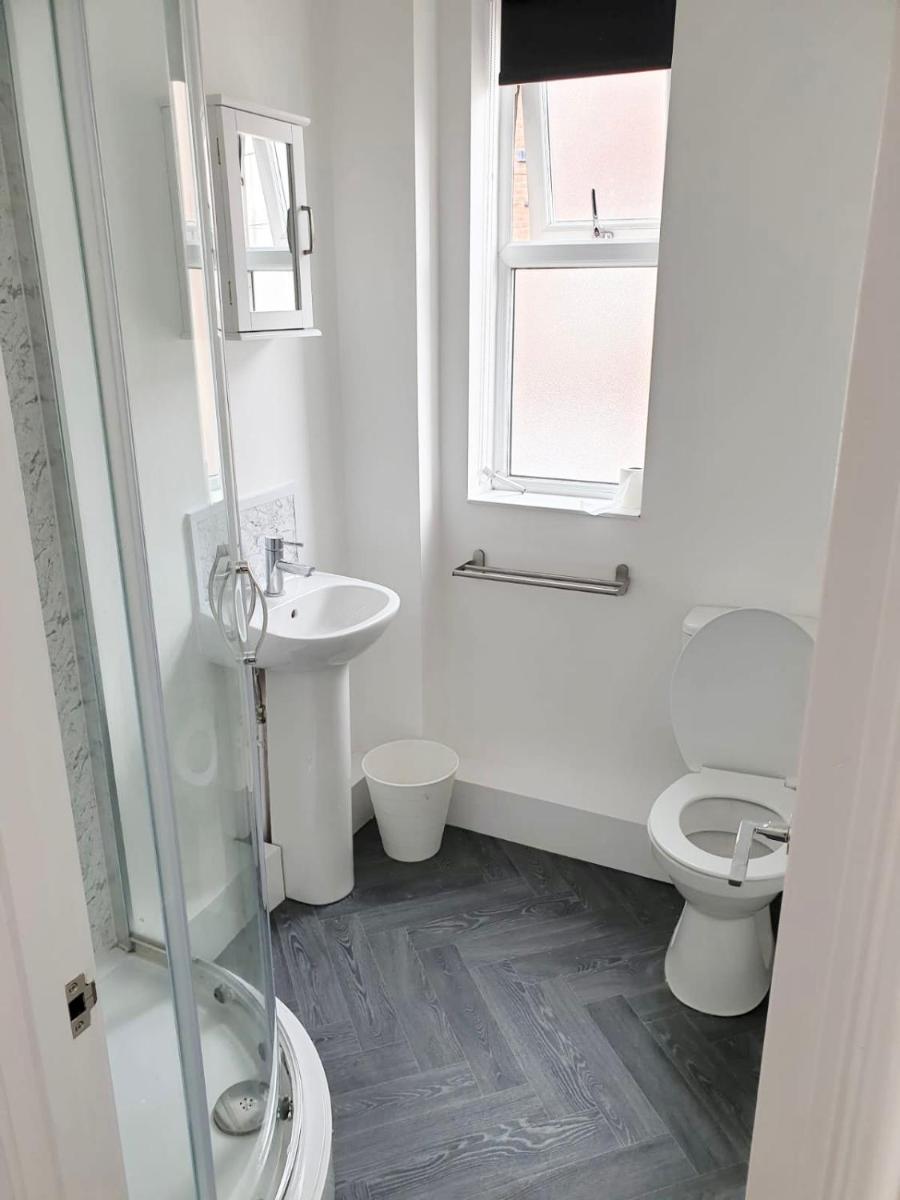 Private Double Room + En-Suite - Housity