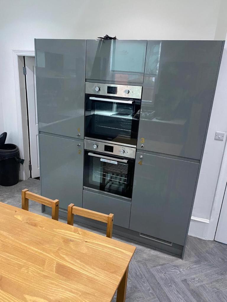 Private Double Room + En-Suite - Housity