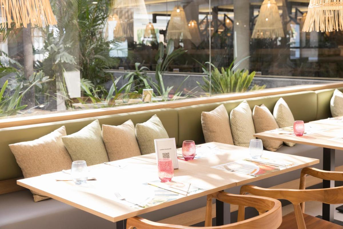Un restaurante o sitio para comer en MYND Yaiza