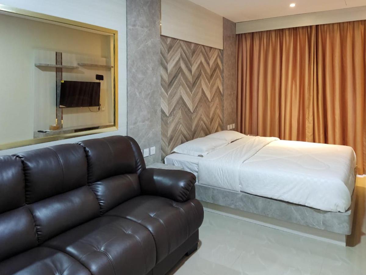 Suitetrails - Apartment Studio @ Nagoya Thamrin City + FREE WIFI & NETFLIX