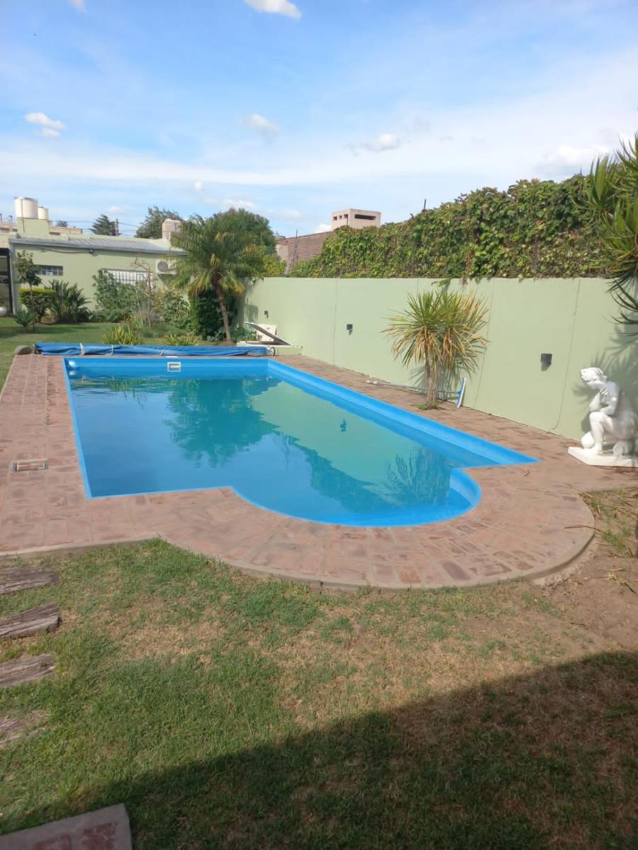 Hermosa casa con pileta - Housity