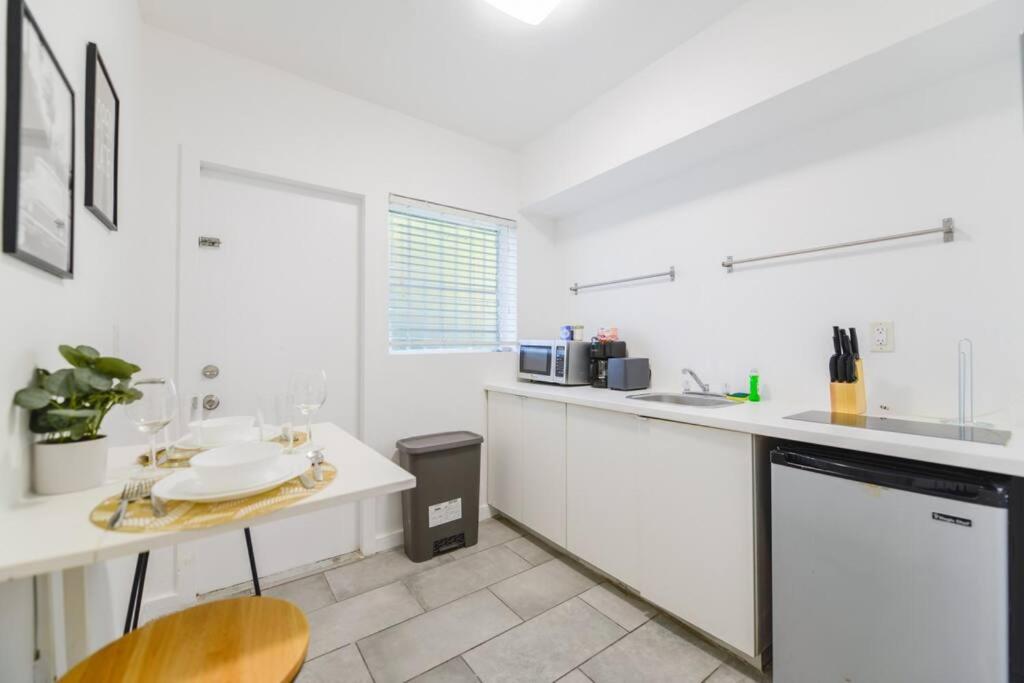 Fabulous Studio 15 min from The Beach - Housity