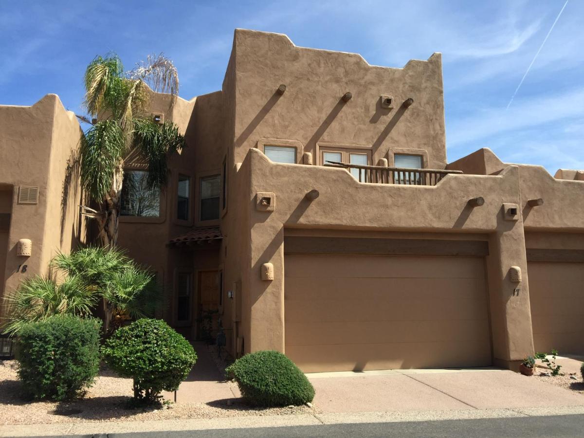 2 master suites and loft with kitchenette in upper level within our shared townhome - Housity