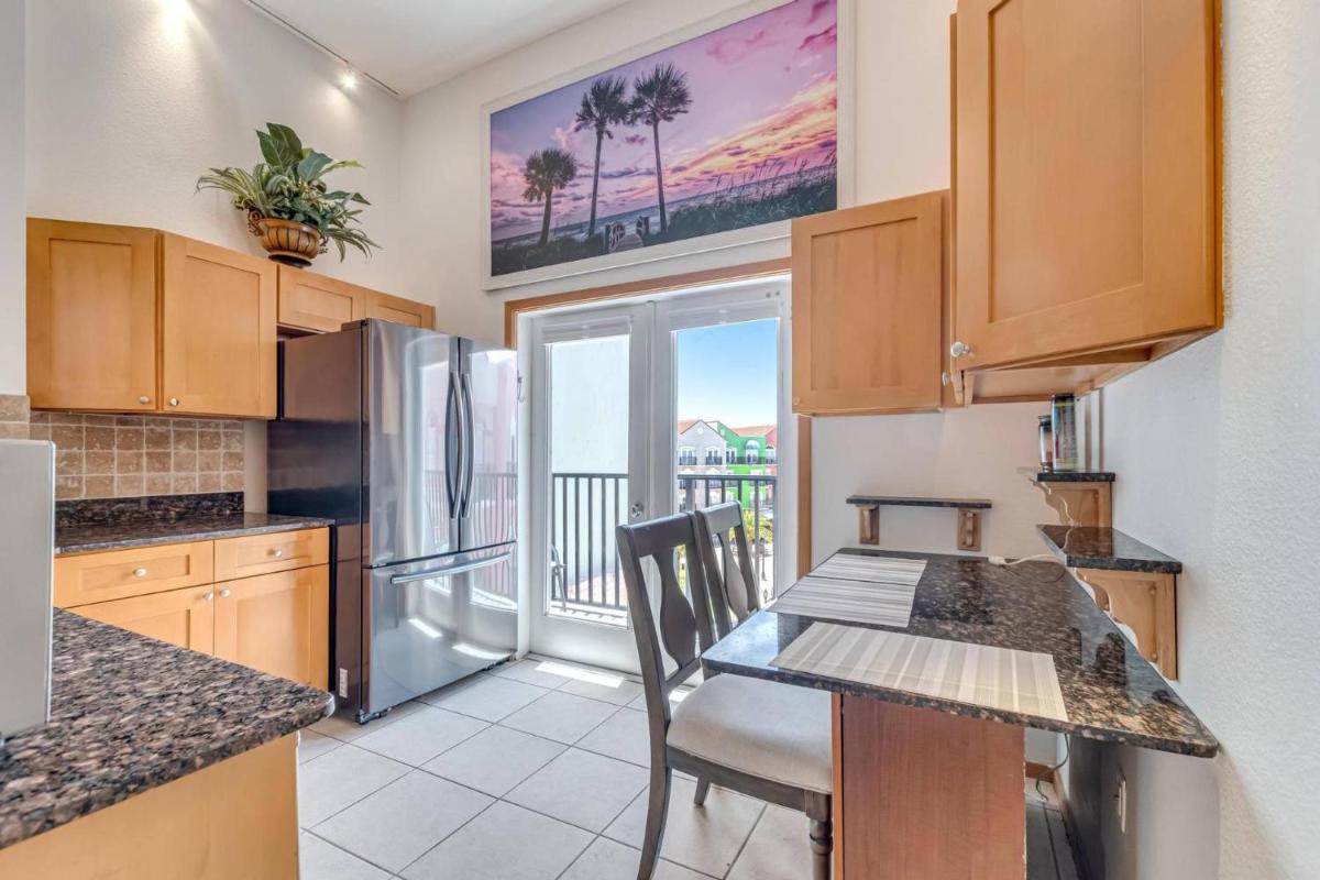 Oasis Condo 402A - European Village - Palm Coast - Housity