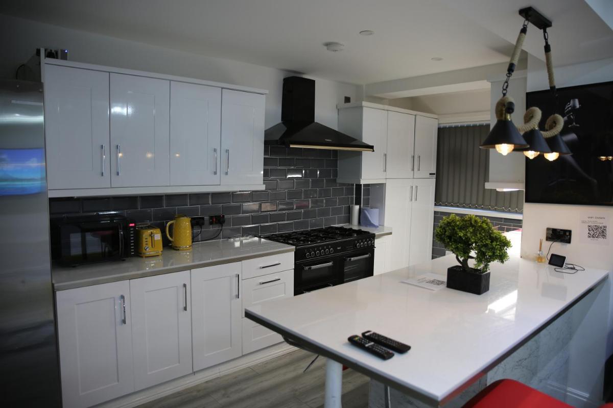 Rostron House - Housity