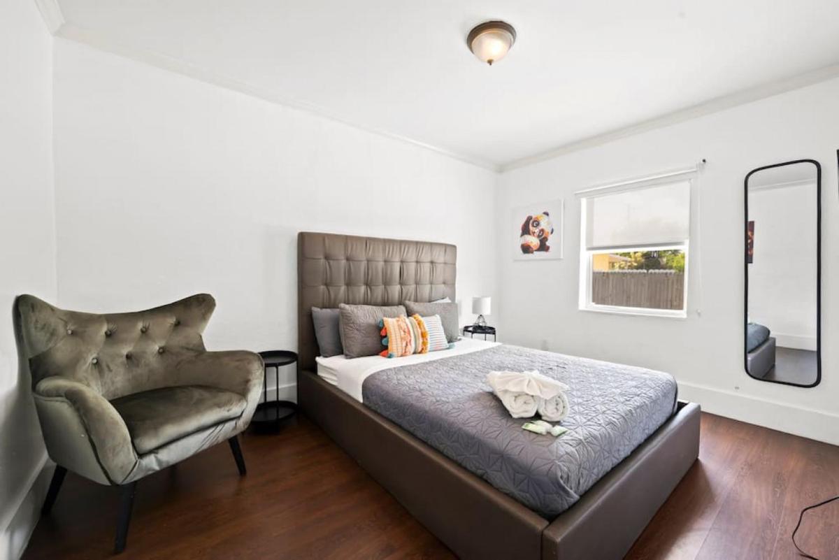 Suitetrails - Amazing 3 Bed House with Gameroom and Fun Backyard