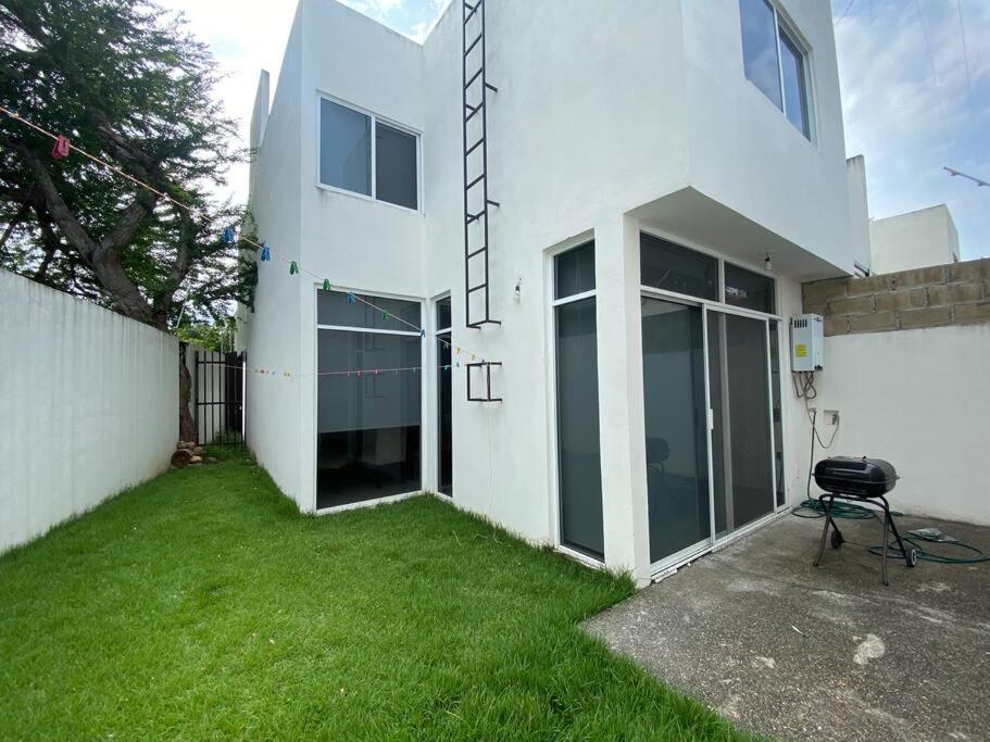 Alojamiento completo y muy confortable con servicio de alberca - Housity