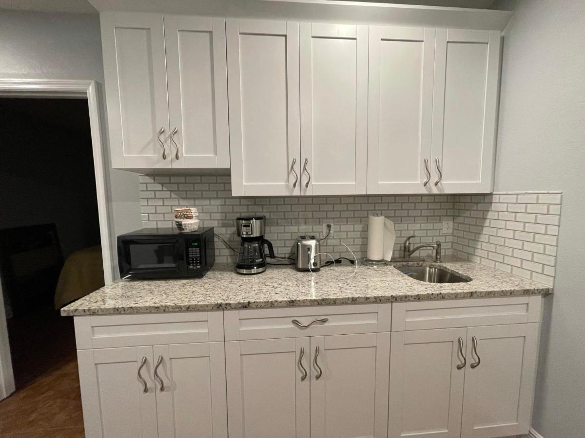 Twelve Oaks modern independent apartment - Housity