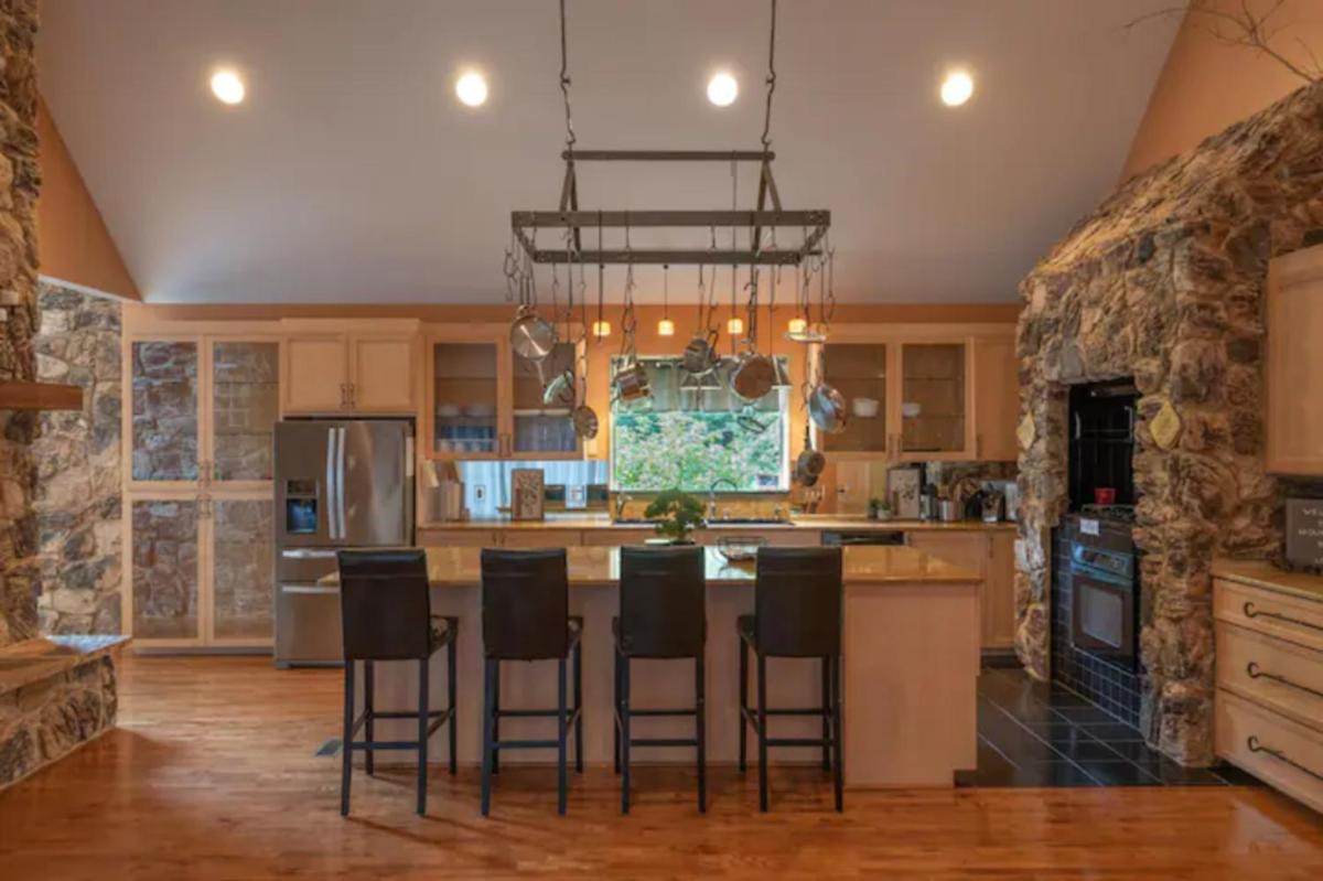 The Mountain Lodge - Housity