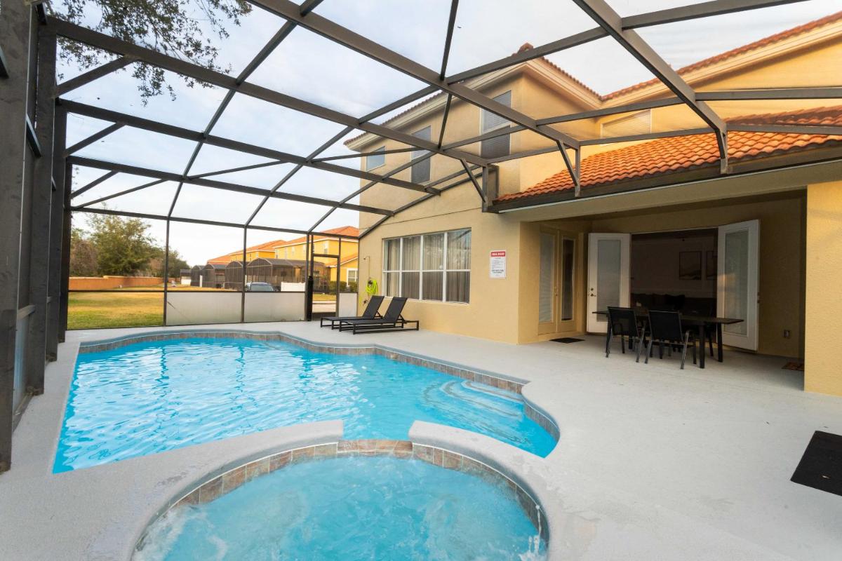 Moradda Spacious Home with Pool and Game Room - Housity