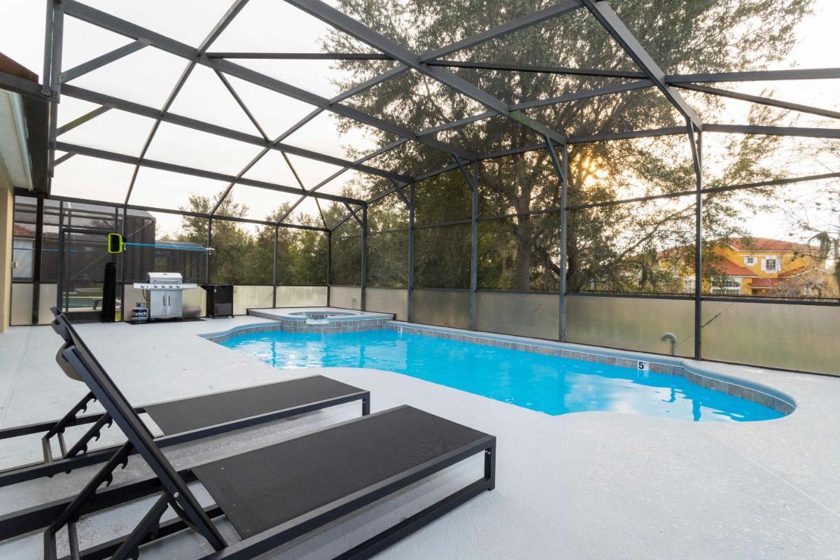 Moradda Spacious Home with Pool and Game Room - Housity