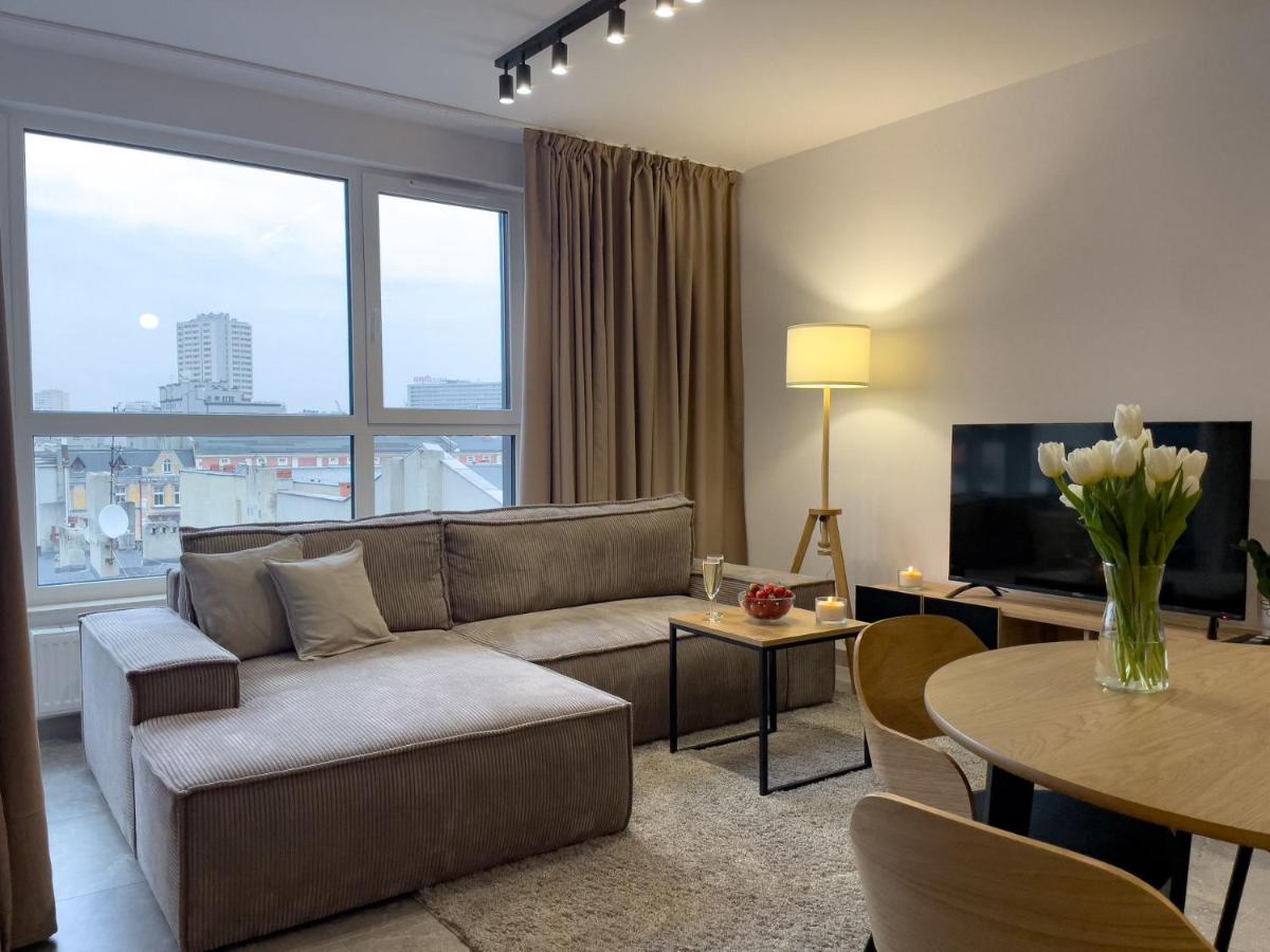 URBAN APARTMENTS PREMIUM, Opolska 10 No 90, 2 Free Garages, Self Check-in - Housity