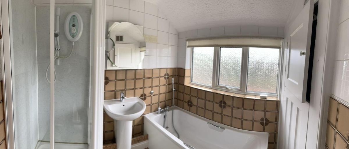 Amazing and Romantic O2 Arena 4 Bedrooms House free parking - Hizvo