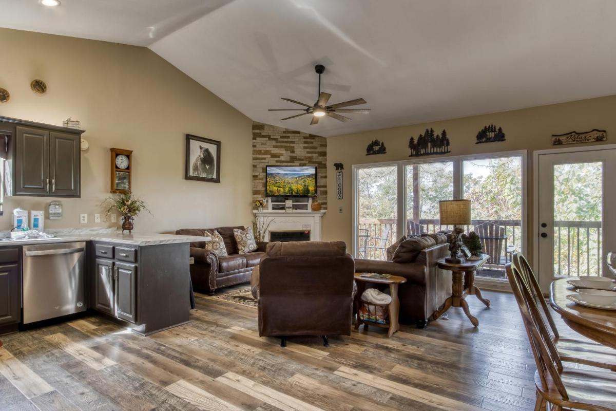 High In The Smokies - Housity