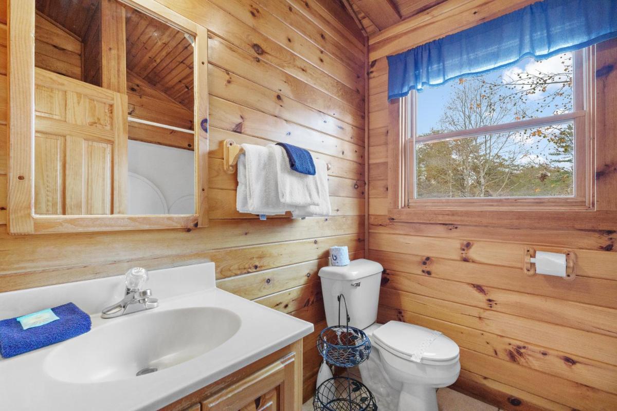 The Honey Pot, Hot Tub, resort Pool, 1089 FREE tickets each paid day, Dollywood and More - Housity