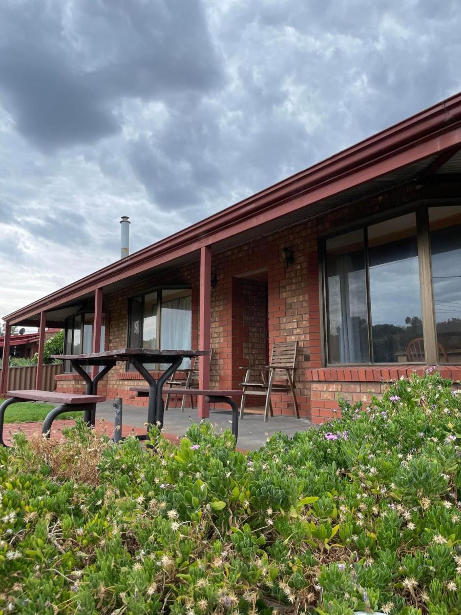 Bott's Beach Retreat - Maslin Beach - 100M to beach - Housity