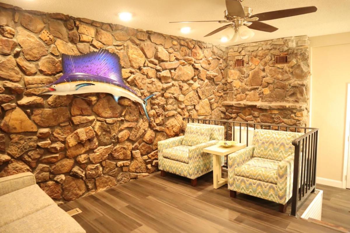 Luxury Estate 14 bedroom Pool, Hot tub, Sauna, Bar - Housity