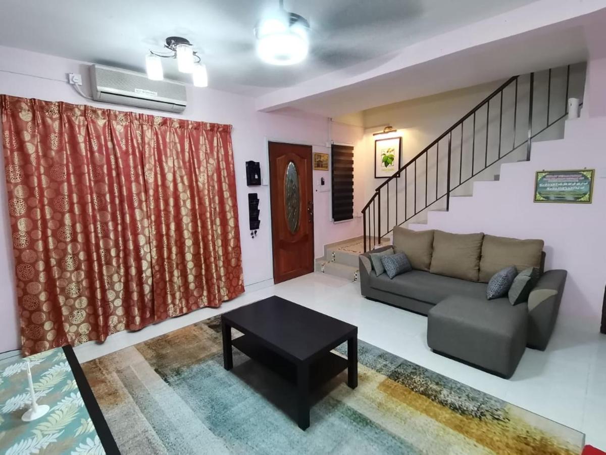 Izzara Iskandar Puteri Homestay Gelang Patah - Housity