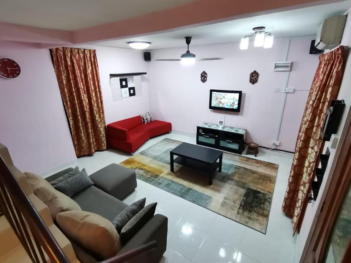 Izzara Iskandar Puteri Homestay Gelang Patah - Housity
