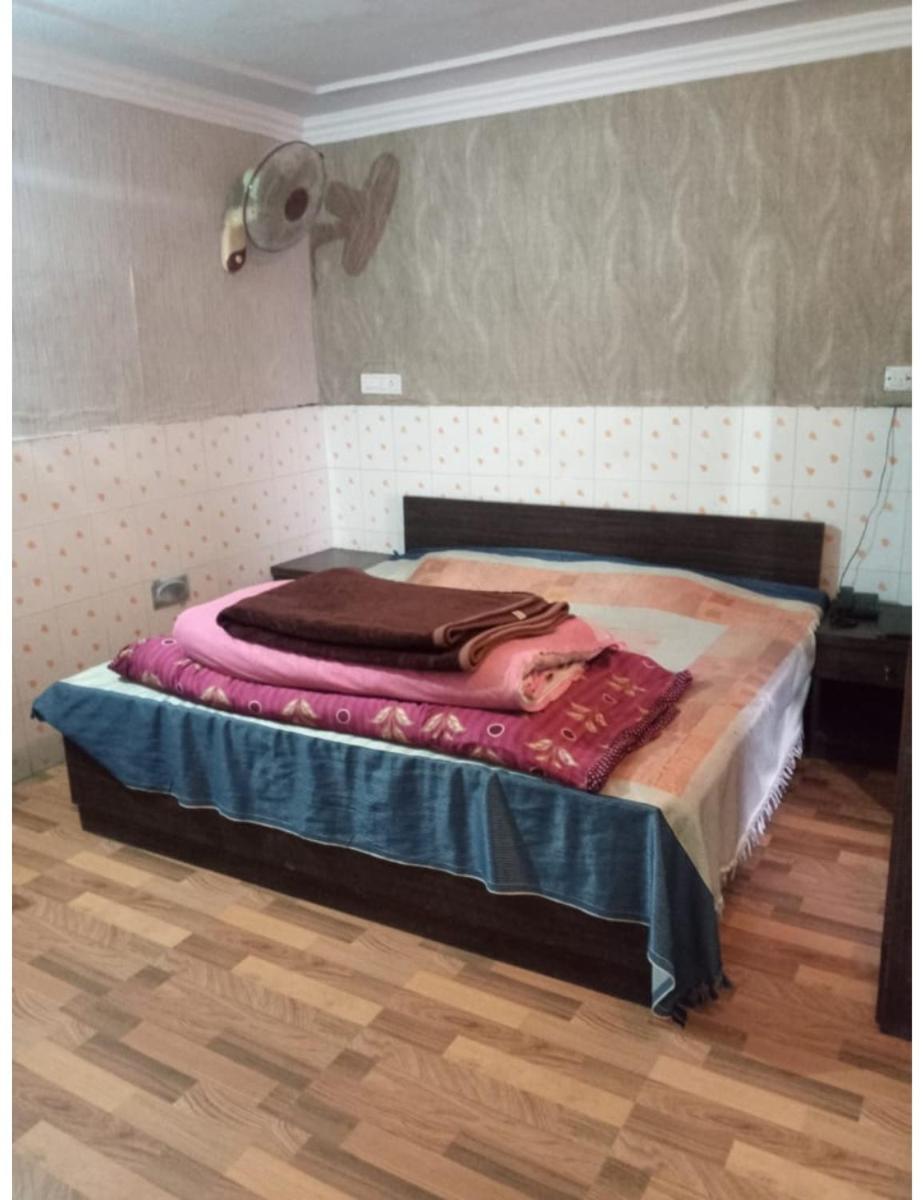 Moon Hotel And Restaurant,Ranikhet - Housity