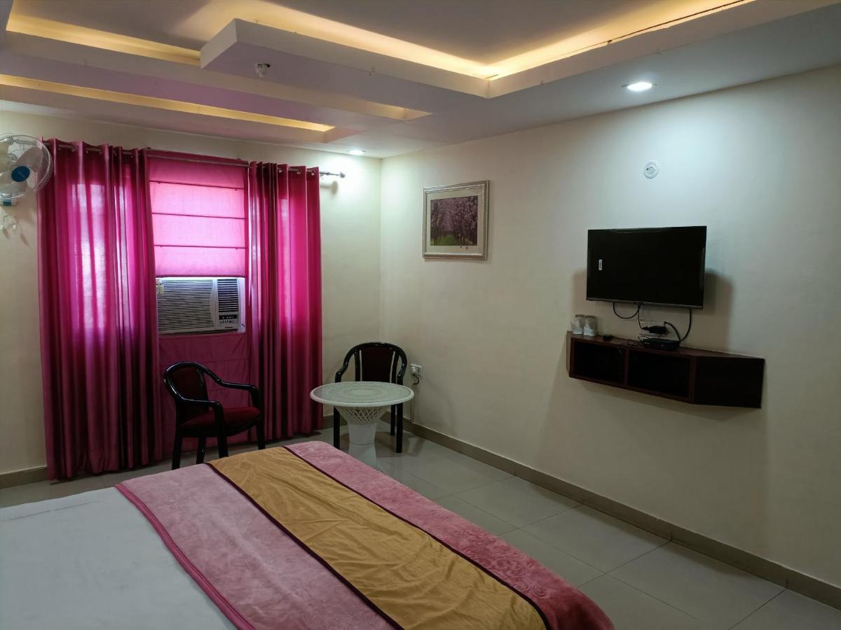 Hotel Kanishkka Inn - Housity
