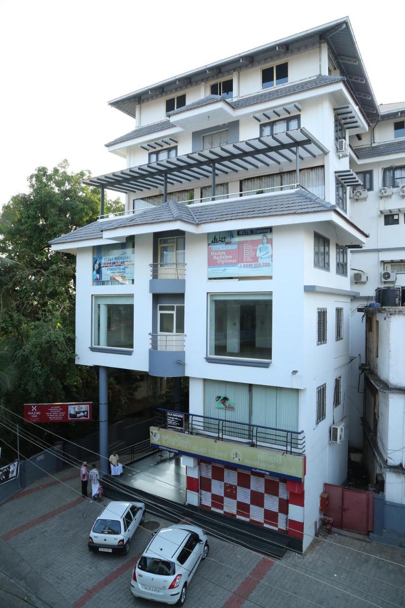 hazmi inn - Housity