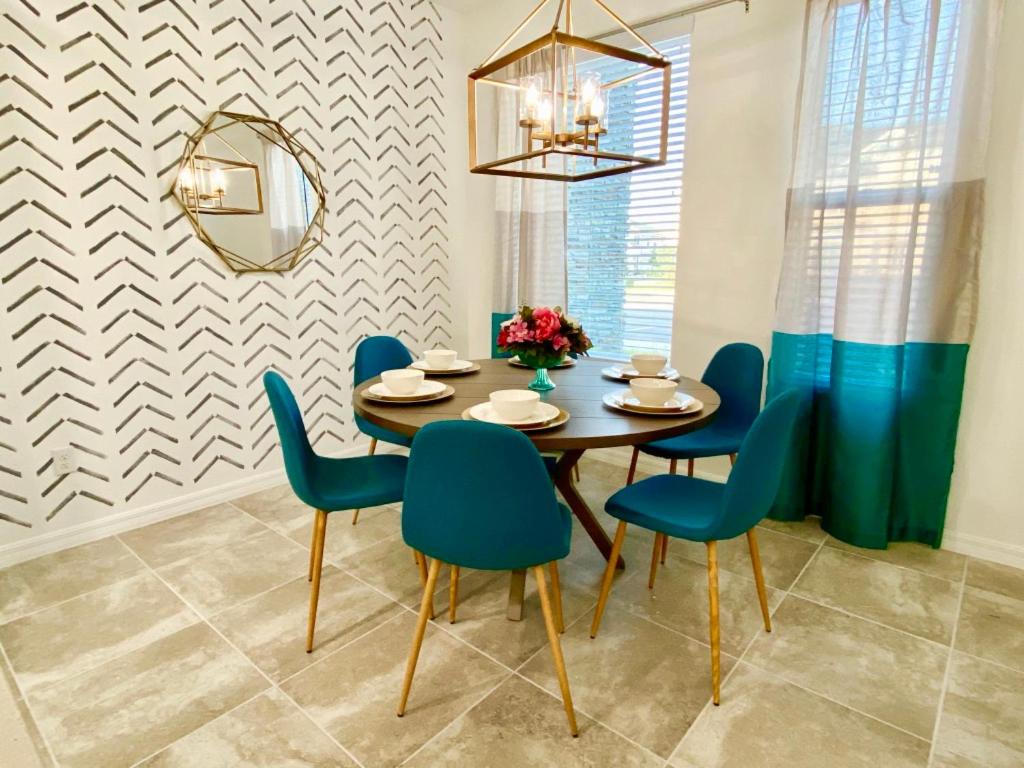Splendid 3 Bd Close to Disney w/ Surf Park @ Solara Resort 2190 - Housity