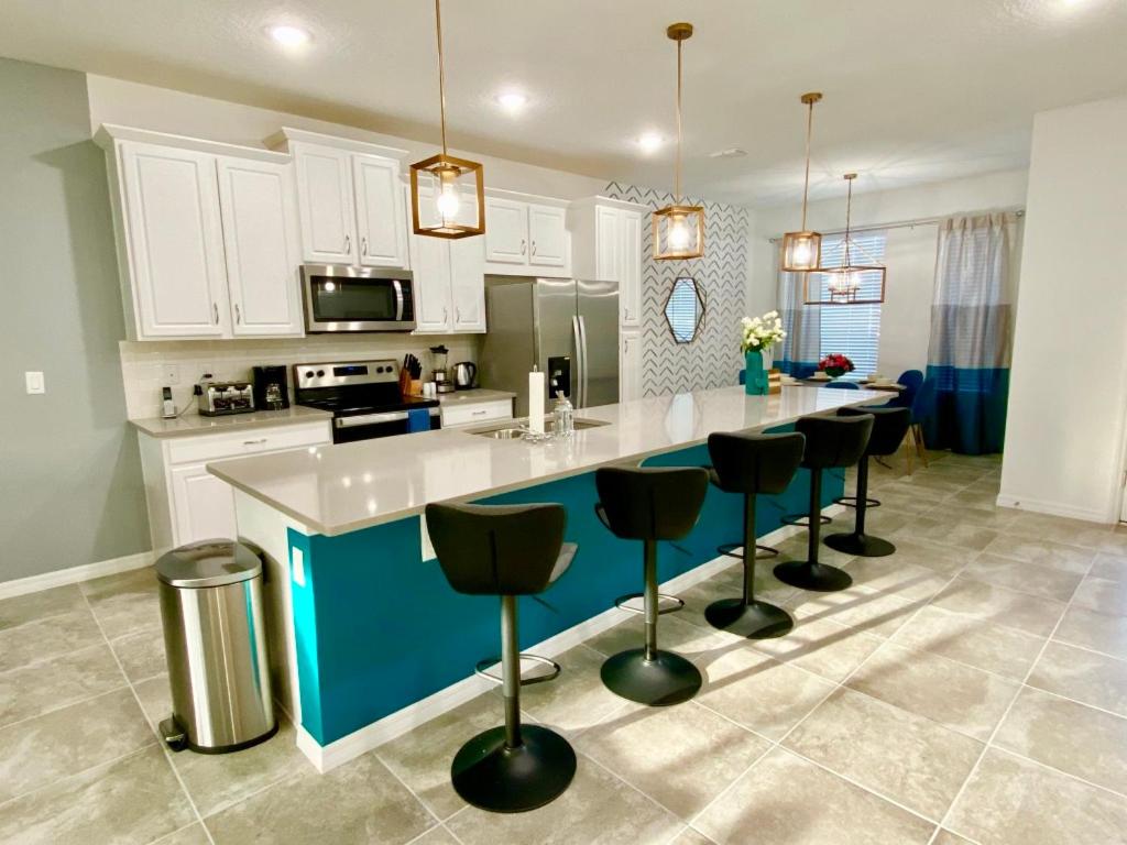 Splendid 3 Bd Close to Disney w/ Surf Park @ Solara Resort 2190 - Housity