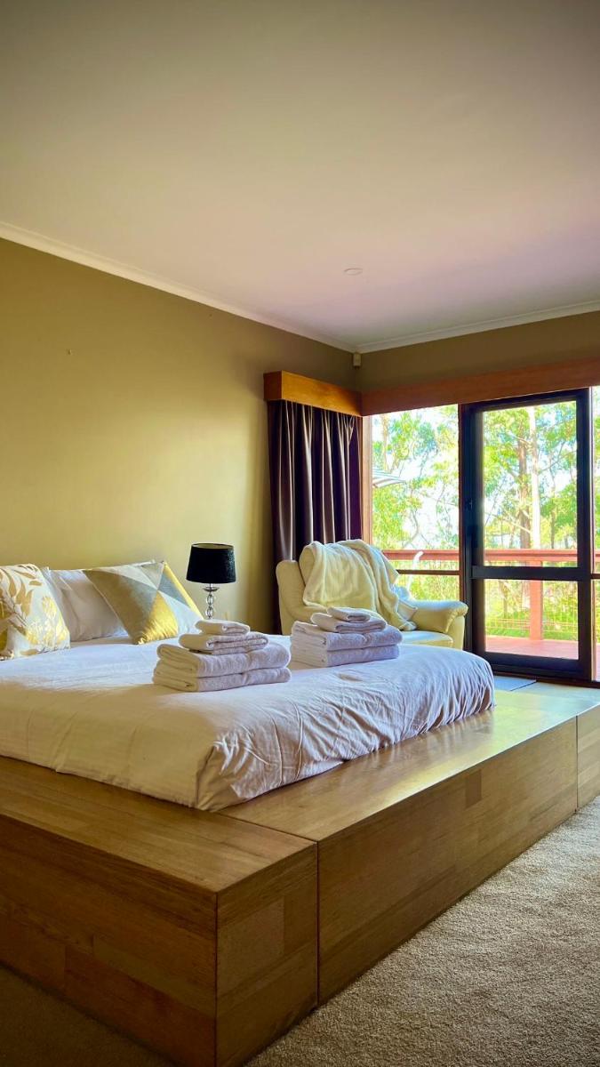 Melbourne Topview Villa in Dandenong ranges near Skyhigh - Housity