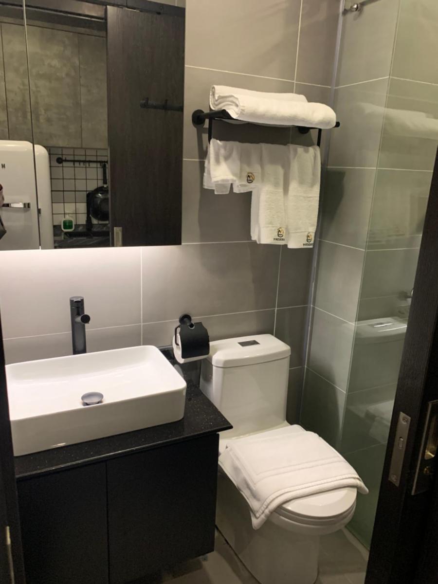 12 Perfect Apartment Heart of city, amazing Swimming Pool & Gyms! - Housity