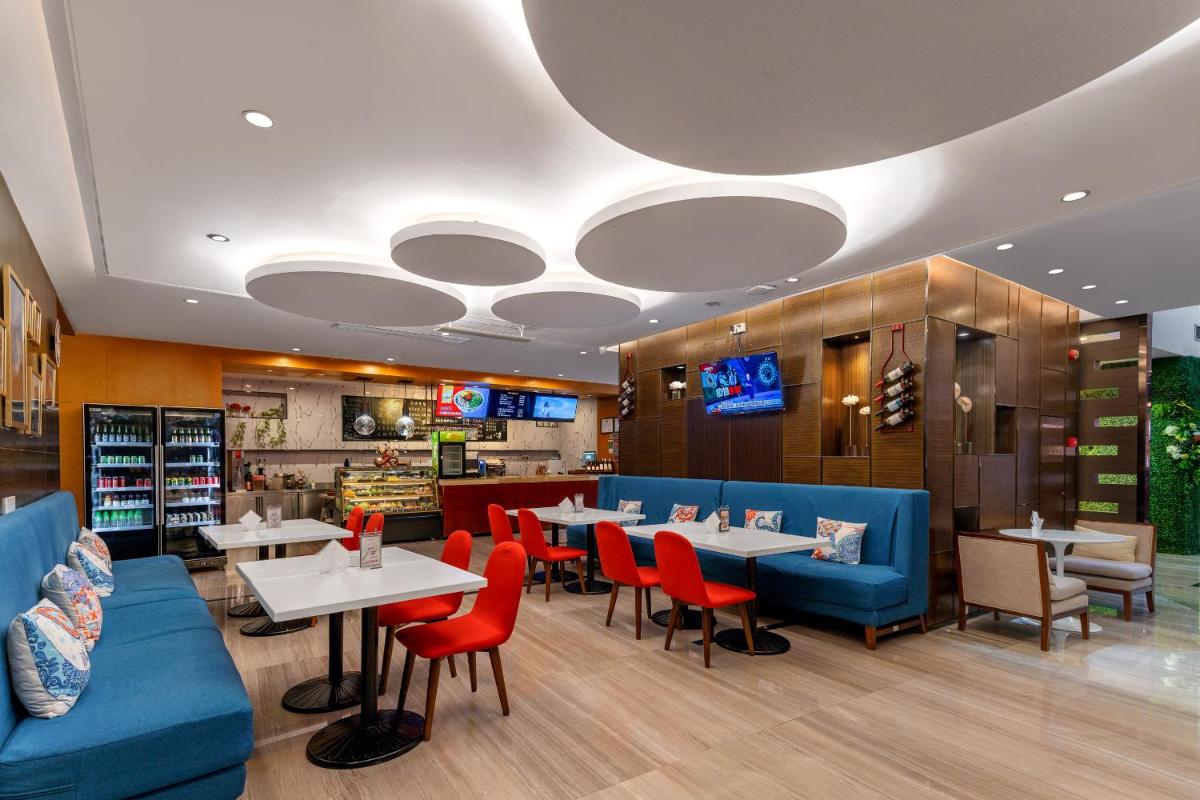 New Airport Hotel - Housity