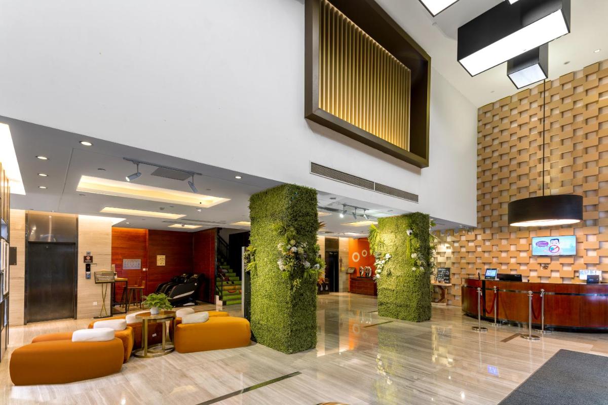 New Airport Hotel - Housity