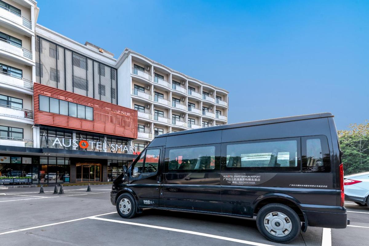 New Airport Hotel - Housity