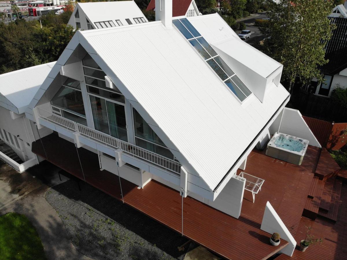 Big Villa centrally located in Reykjavik - Housity
