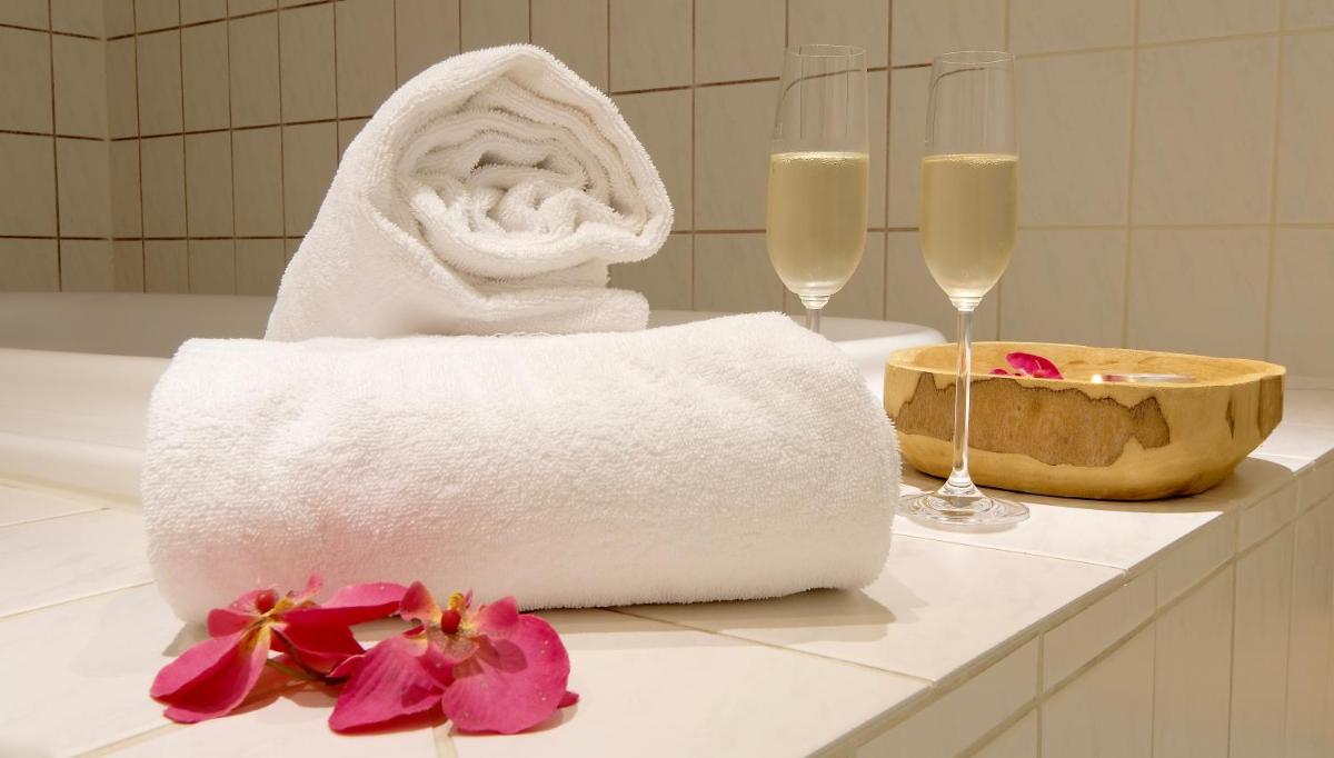 Landhotel Hubertus - Housity