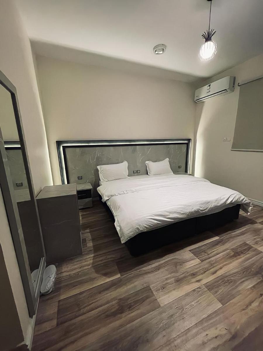 sky hotel - Housity