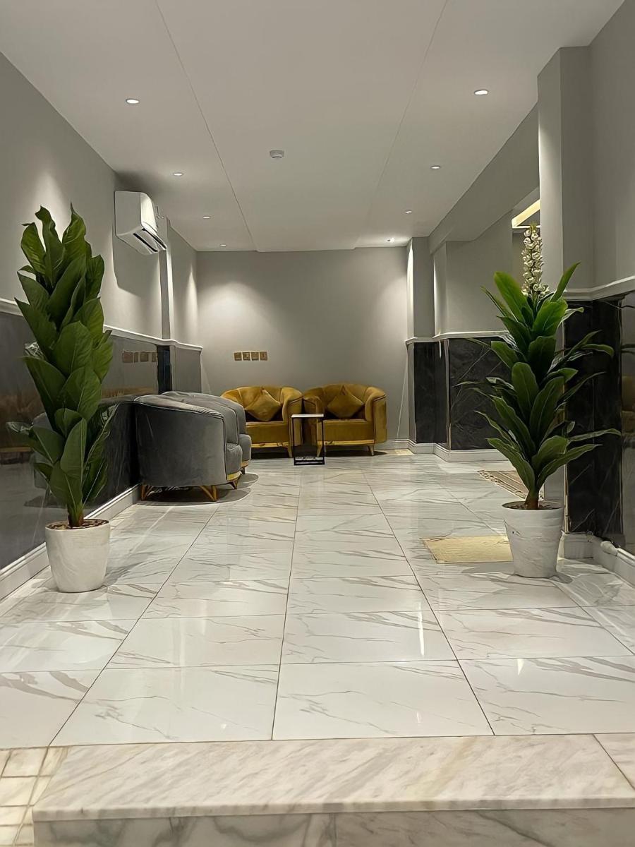 sky hotel - Housity