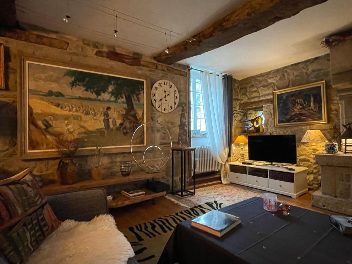 Appartement de 1634 avec balcon au sud sur jardin en plein cœur historique - Hizvo