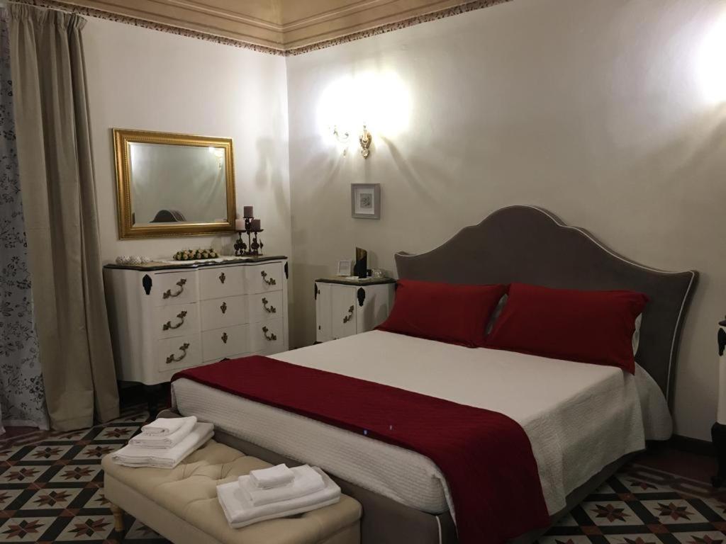 La piazza è mia - Housity