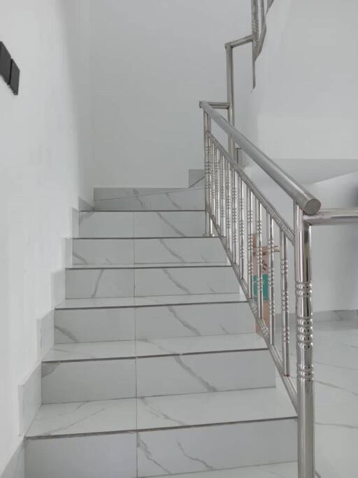 Chichi Luxurious - Zebra - Housity