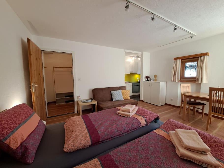 Studio Röven - Housity