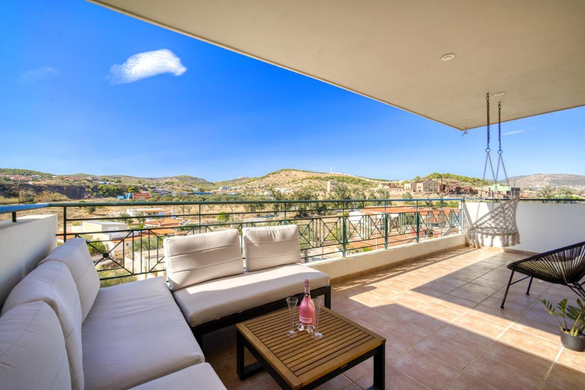 Sea & Mountain Apartment Close to Port and City - Housity