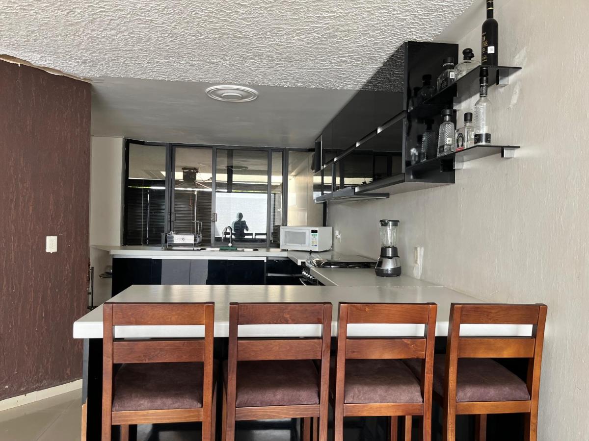 Suitetrails - BEAUTIFUL PRIVATE HOUSE in the downtown with 3 floors