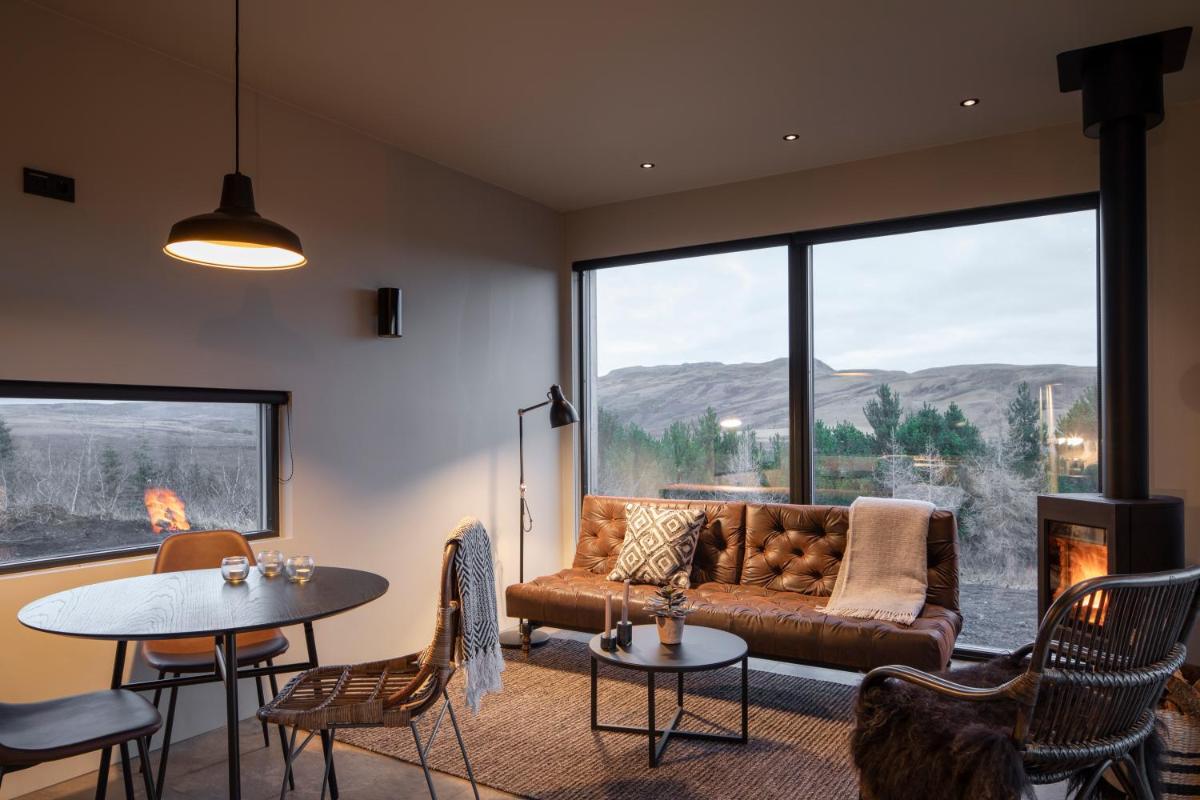 Hemrumork - Chalet upper (Efri torfa) - Housity