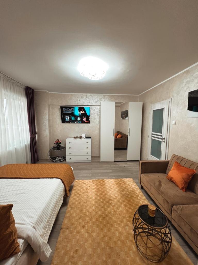 Central Apartament - Housity