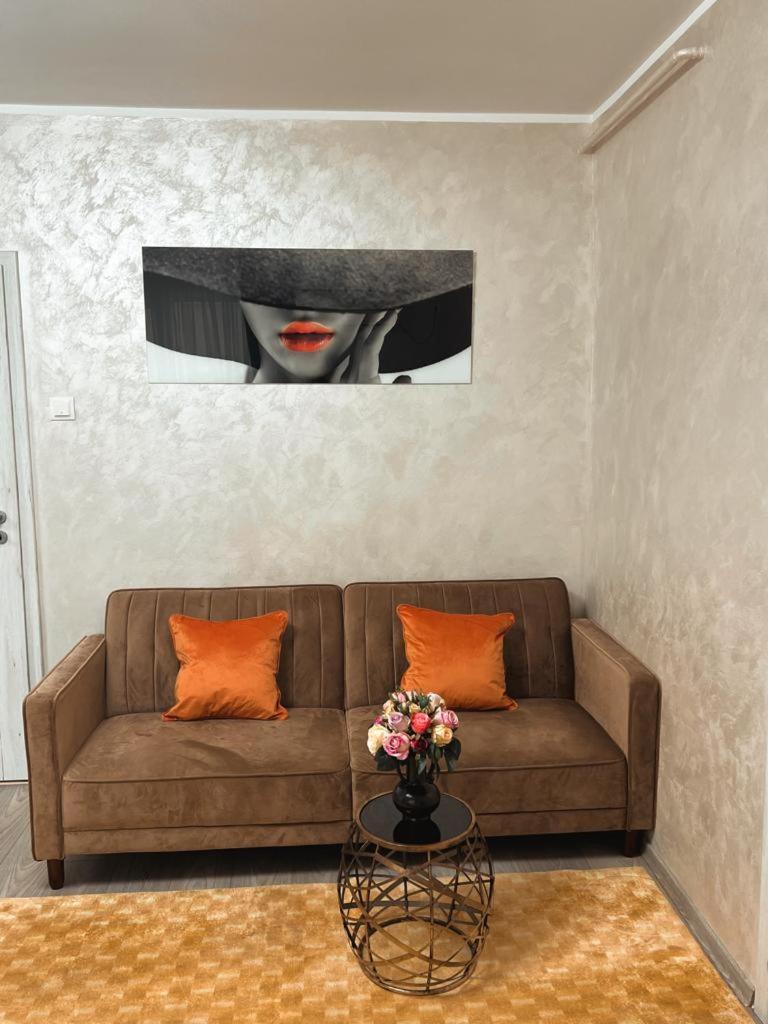 Central Apartament - Housity
