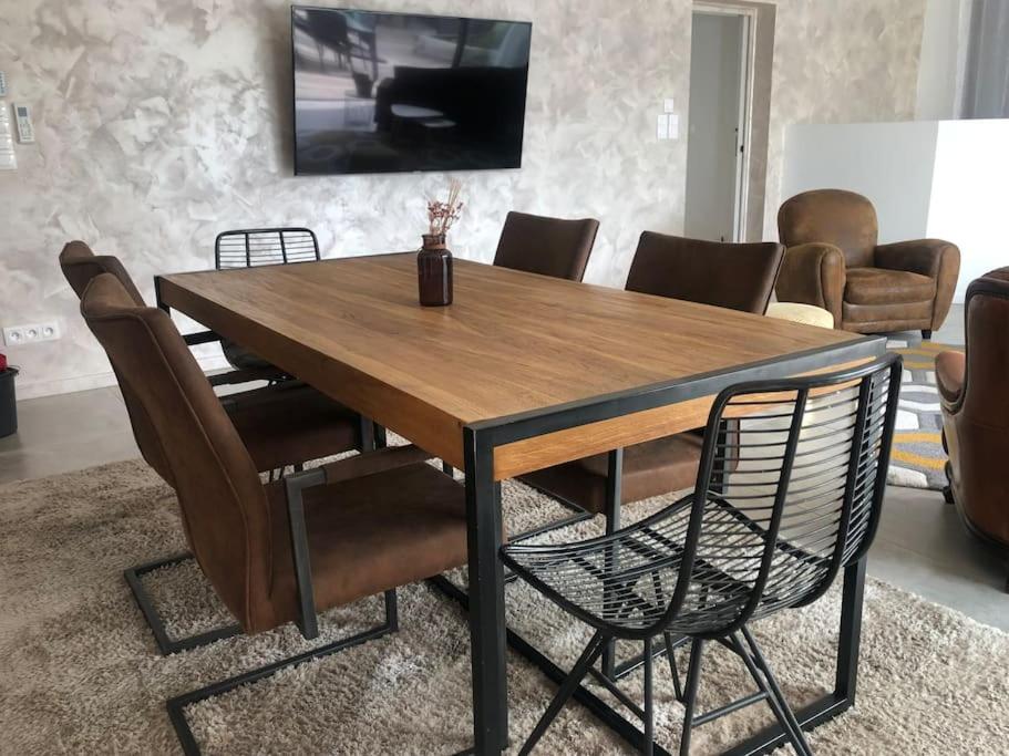 Villa Bellenbois avec piscine privée , proche La Rochelle - Housity