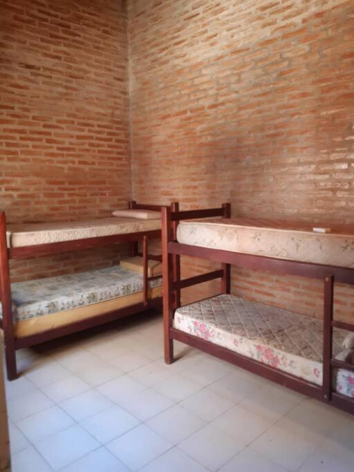 Alquilo casa, paso de la patria - Housity